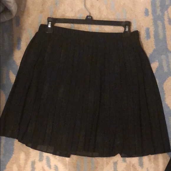 NWOT BCBG Sparkly Pleated Skirt - Picture 3 of 8